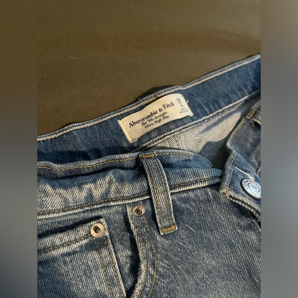 Abercrombie and Fitch 90s Straight Jeans Cross Waist - Picture 4 of 7